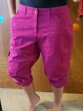 [16 Standard] Time And Tru Fuchsia Cargo Capri Pants